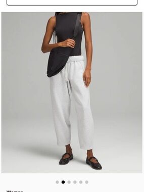 Lululemon Scuba Mid-Rise Barrel-Leg Pant Length in black